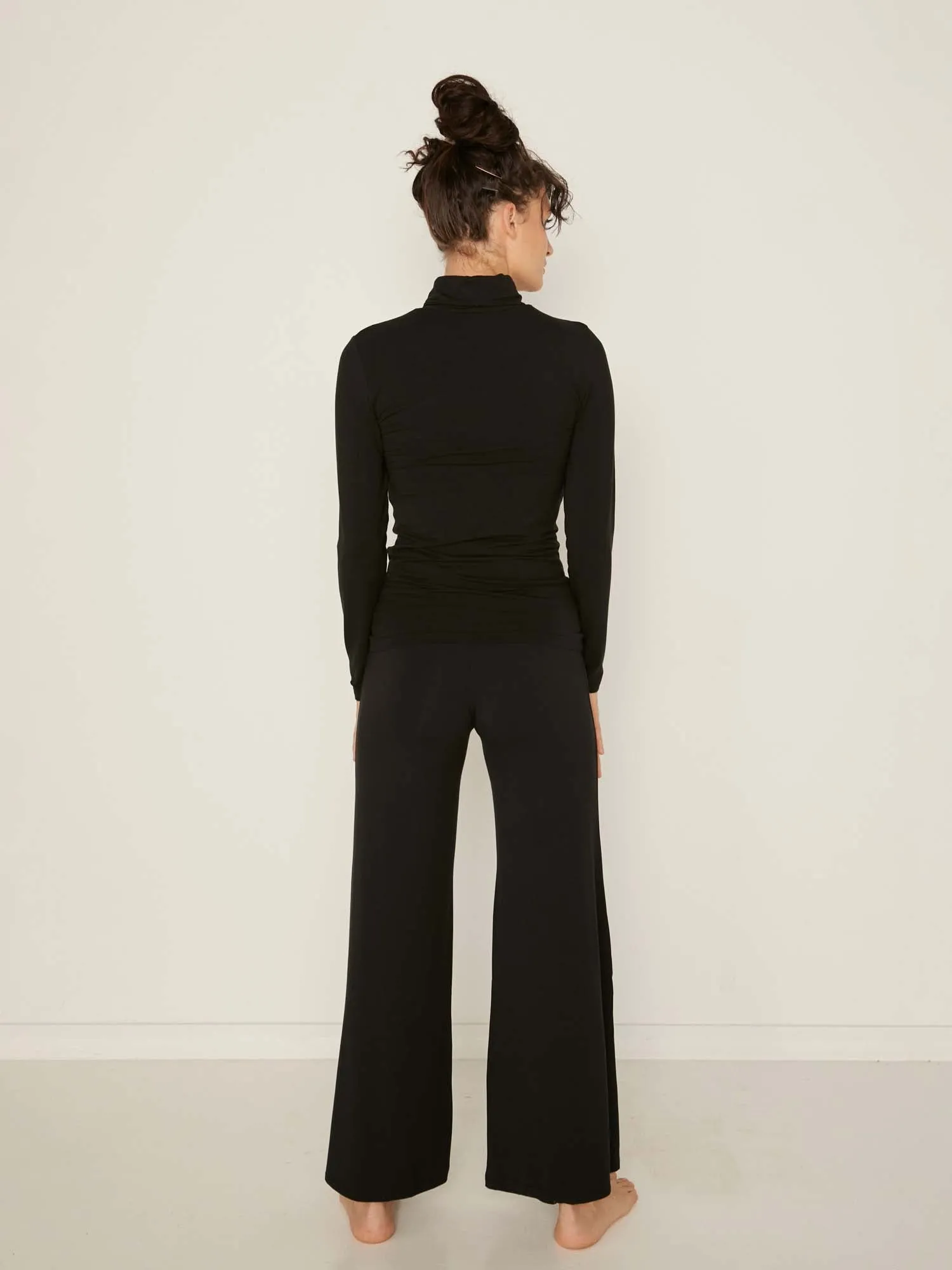 Bamboo Fitted Skivvy 2.0 - Black
