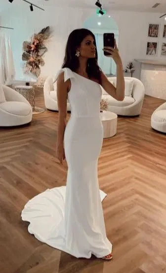 Fitted One Shoulder Wedding Dress
