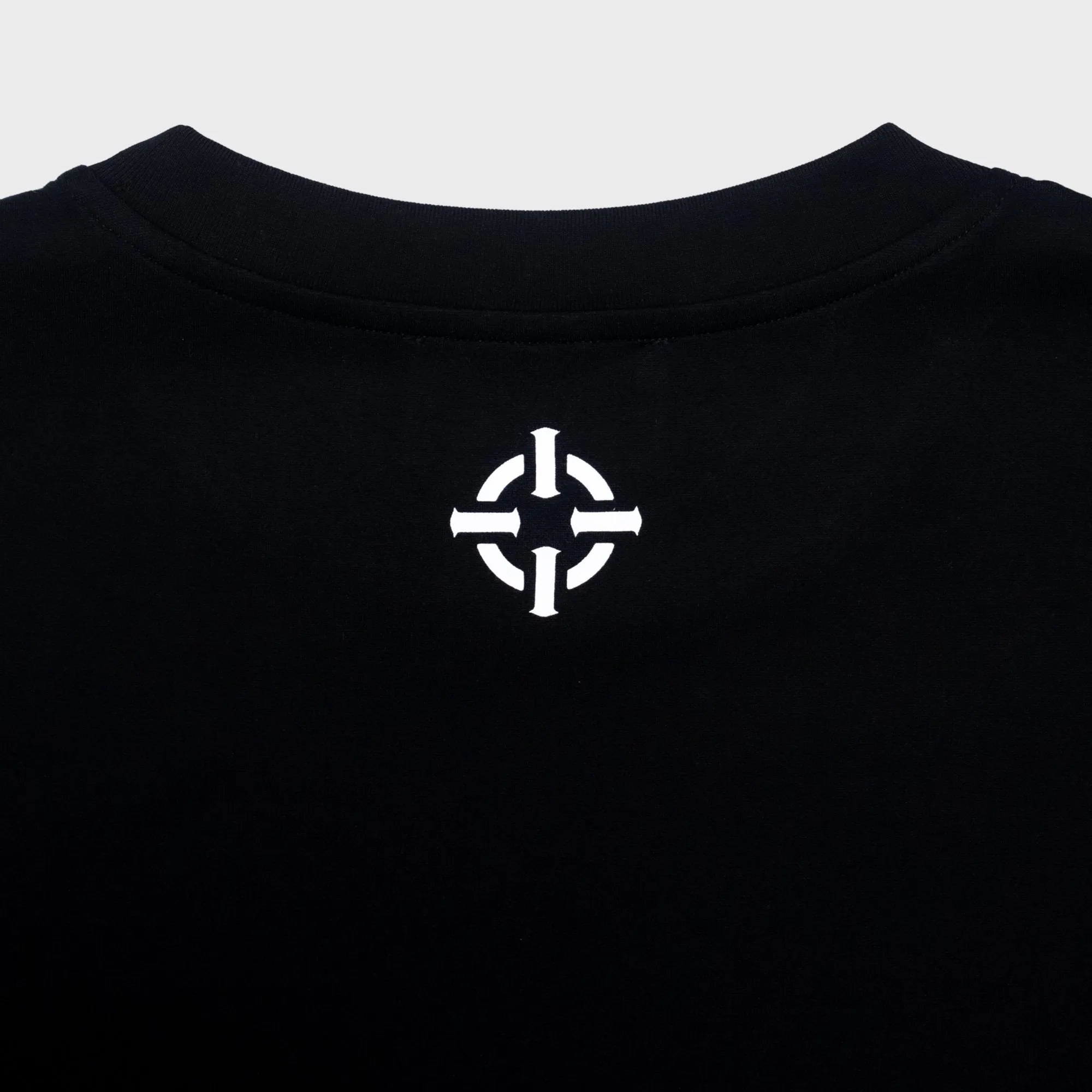 PROPER CURVED FITTED TEE BLACK